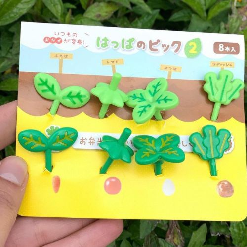 Green leaves card